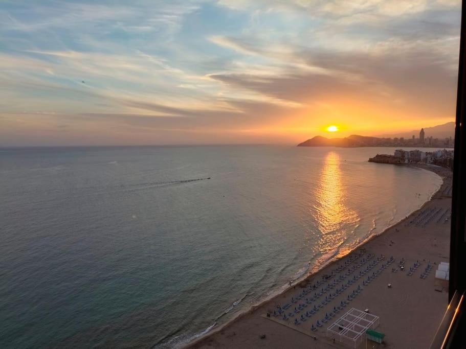 Estupendo Apartamento En Planta 22. 1ª Linea. Daire Benidorm Dış mekan fotoğraf